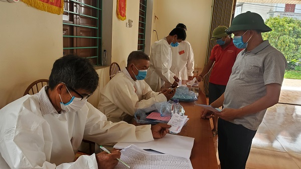 Các tổ bầu cử hoàn thành việc bàn giao tài liệu bầu cử