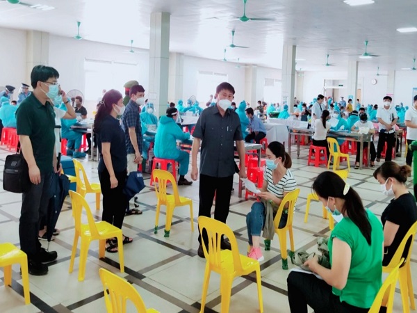 Tiêm Vaccine phòng, chống Covid-19 cho công nhân công ty TNHH Khải Thần và Khải Thừa Việt Nam