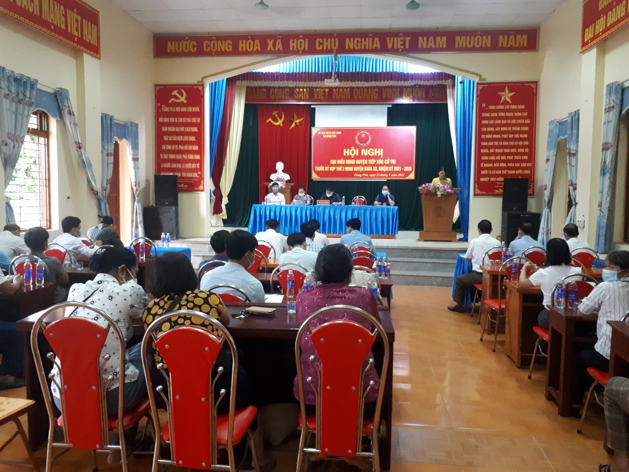 Đại biểu HĐND huyện tiếp xúc cử tri cụm 3 xã: Tam Dị, Đông Hưng và Đông Phú