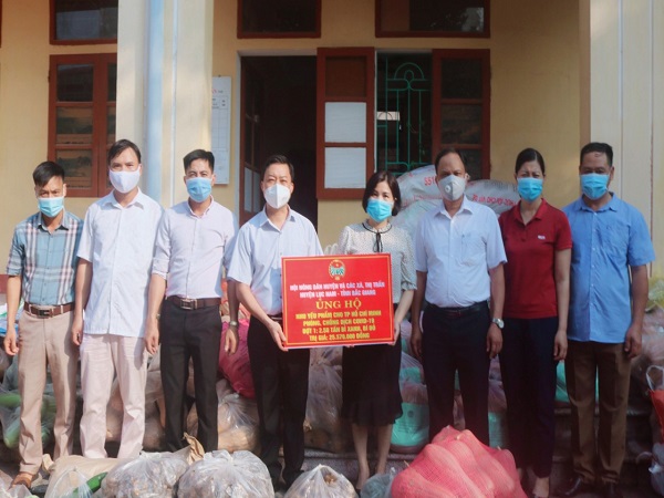 Hội nông dân huyện vận động ủng hộ cho thành phố Hồ Chí Minh phòng, chống dịch bệnh