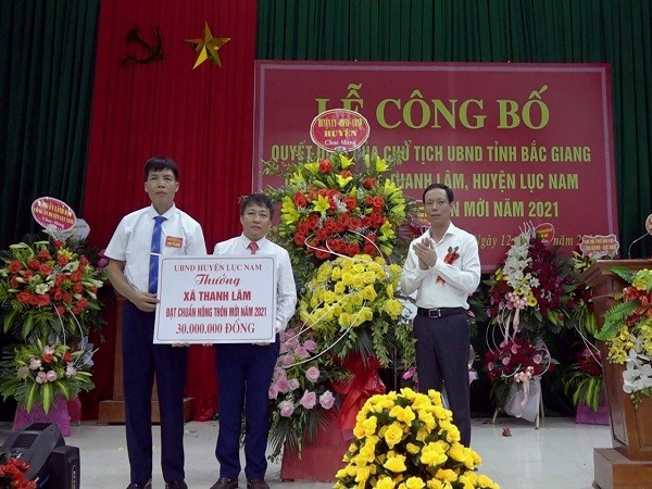 UBND huyện công bố Quyết định của Chủ tịch UBND tỉnh công nhận xã Thanh Lâm đạt chuẩn NTM