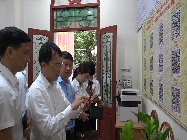 Đoàn công tác của Huyện ủy, HĐND, UBND huyện Việt Yên về thăm, làm việc tại thị trấn Đồi Ngô.