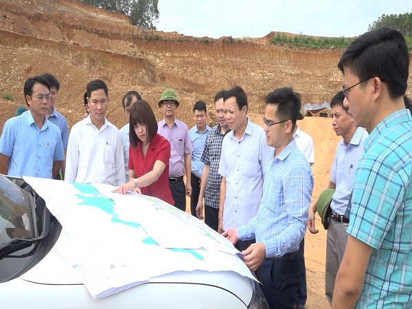 Thường trực huyện ủy kiểm điểm tiến độ thực hiện dự án sân Golf và nghỉ dưỡng Bắc Giang