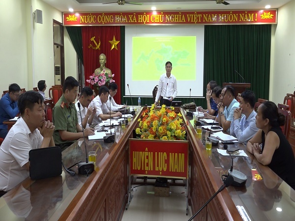 UBND huyện tổ chức buổi làm việc đối thoại với gia đình ở Khám Lạng thống nhất giải quyết vướng...