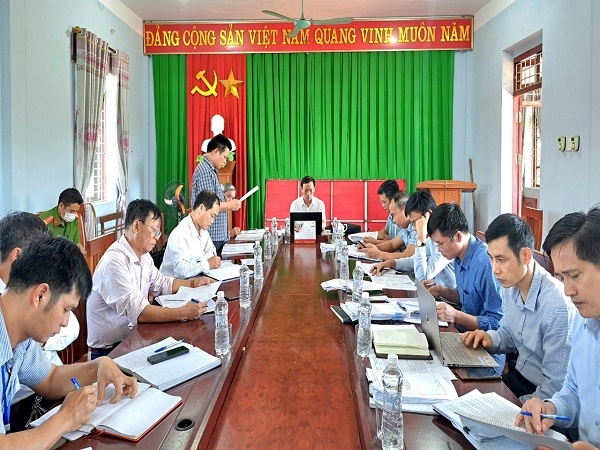 UBND huyện tổ chức làm việc với xã Bình Sơn để kiểm điểm tiến độ thực hiện công tác xây dựng NTM