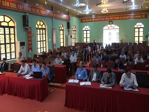 UBND thị trấn Đồi Ngô tổ chức hội nghị lấy ý kiến nhân dân vào dự thảo Luật đất đai (sửa đổi)