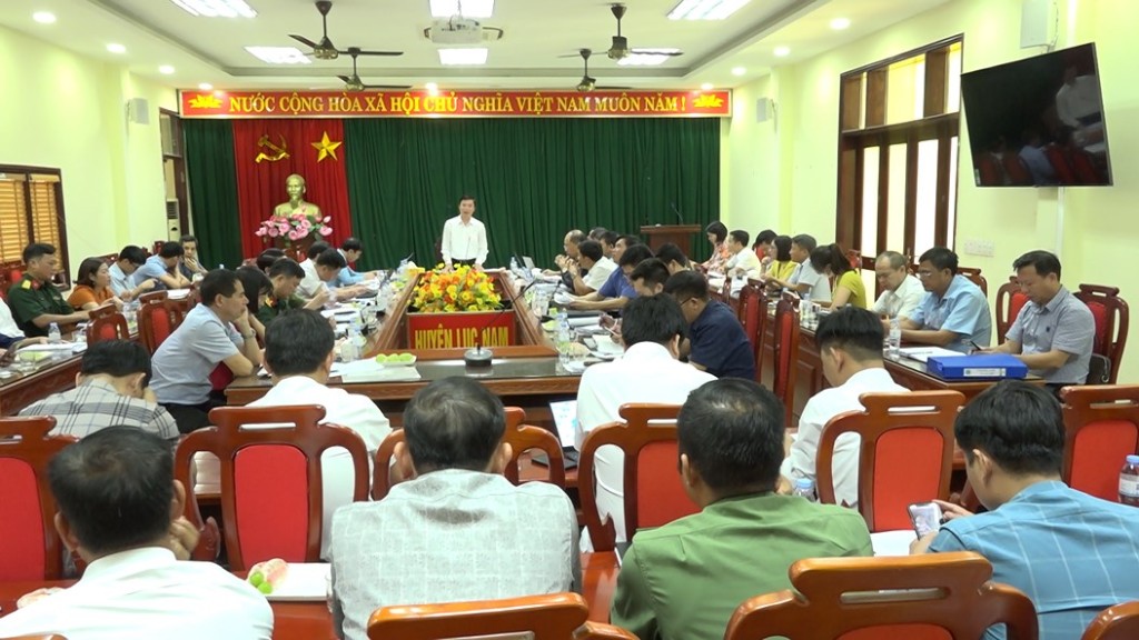 Tổ công tác hỗ trợ xây dựng huyện Lục Nam đạt chuẩn nông thôn mới làm việc tại huyện