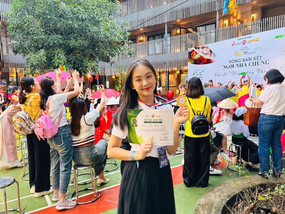 Hoàng Thị Minh Châu- cô học trò tài năng duyên dáng