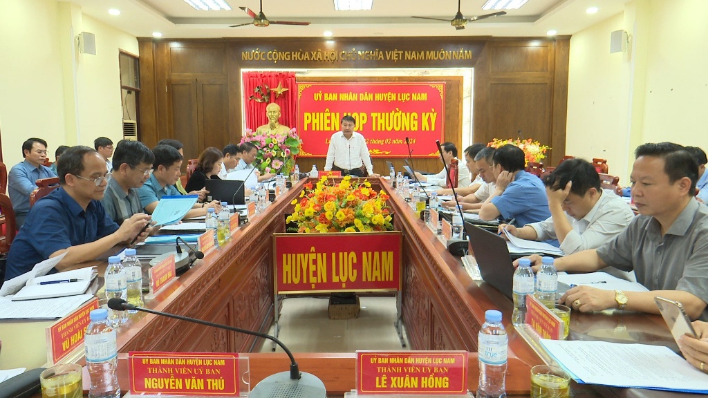 UBND huyện tổ chức phiên họp thường kỳ tháng 2