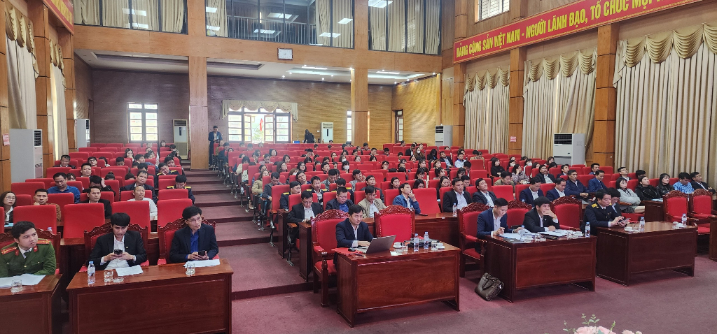 UBND huyện tổ chức hội nghị triển khai, quán triệt nội dung Pháp luật lao động năm 2024