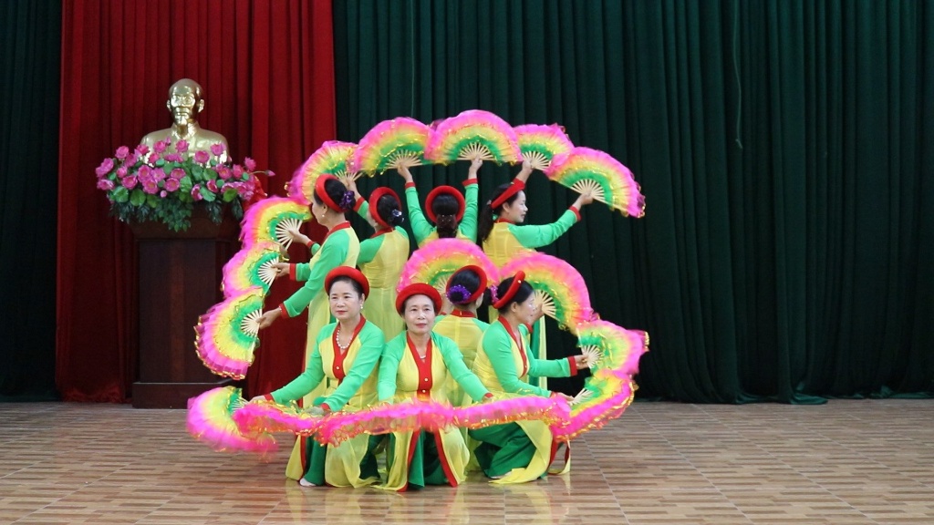 Khảo sát và hướng dẫn Nhà văn hóa, hoạt động CLB văn nghệ, thể thao tại tổ dân phố Thanh Bình