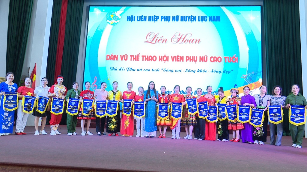 Liên hoan dân vũ thể thao hội viên phụ nữ cao tuổi huyện Lục Nam năm 2024