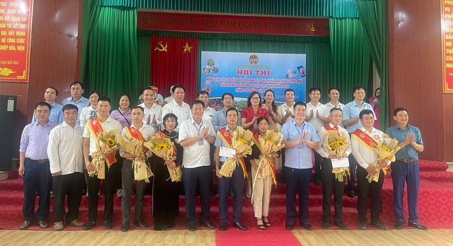 Xã Hồng Giang đạt giải nhất Hội thi “Nông dân với CĐS, kinh tế số và xây dựng NTM - Giảm nghèo...