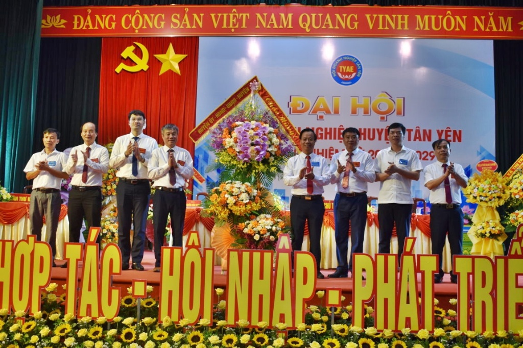 Đại hội Hội Doanh nghiệp huyện Tân Yên  lần thứ hai nhiệm kỳ 2024-2029|https://lucnam.bacgiang.gov.vn/web/huyen-tan-yen/chi-tiet-tin-tuc/-/asset_publisher/Enp27vgshTez/content/-ai-hoi-hoi-doanh-nghiep-huyen-tan-yen-lan-thu-hai-nhiem-ky-2024-2029