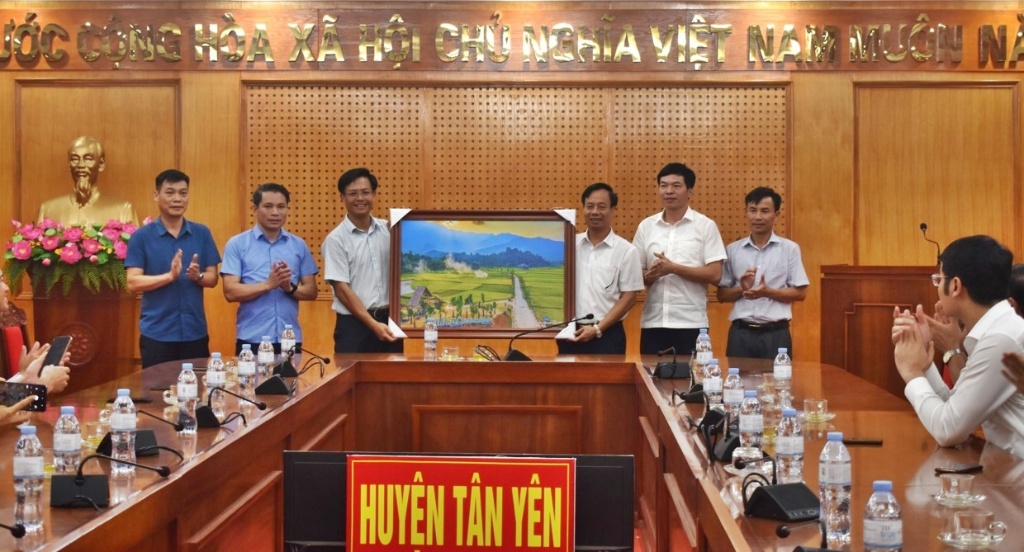 Đoàn công tác huyện Bảo Yên thăm quan học tập tại Tân Yên