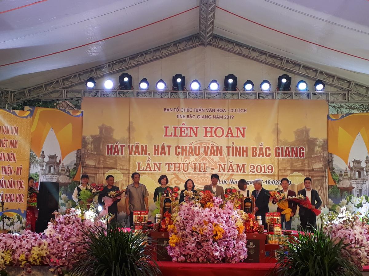 Liên hoan hát văn Liên hoan hát văn, hát chầu văn tỉnh Bắc Giang lần thứ III tại huyện Chia sẻ