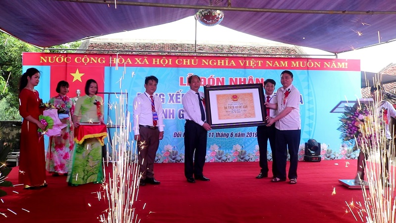 Thị trấn Đồi Ngô đón bằng công nhận di tích kiến trúc nghệ thuật  cấp Quốc gia Đình Gai