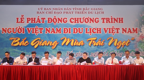 UBND tỉnh phát động chương trình "Người Việt Nam đi du lịch Việt Nam" với chủ đề "Bắc Giang mùa...