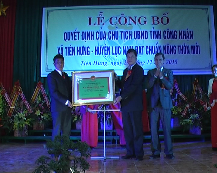 Đoàn đại biểu quốc hội khu vực tỉnh Bắc Giang thăm tặng quà các đối tượng chính sách, hộ đặc biệt...